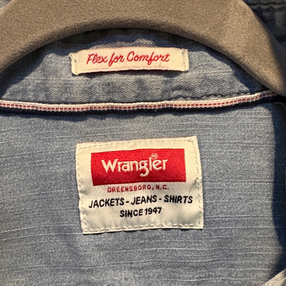 Wrangler Light Blue Denim Snap-Front Western Shirt - Picture 2 of 7